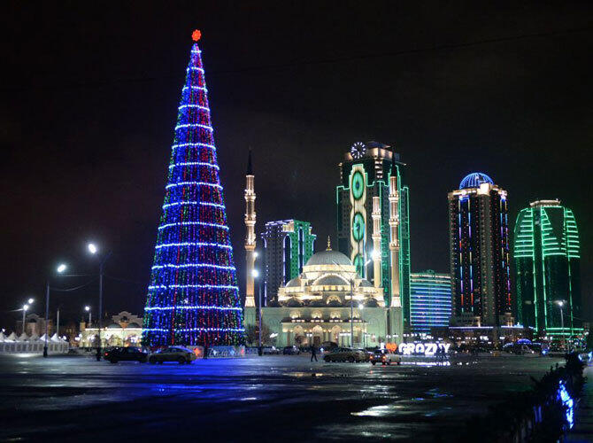 Рождественские елки со всего мира. Новогодние огни в Грозном, Чеченская Республика. Фото: sputniknews.com