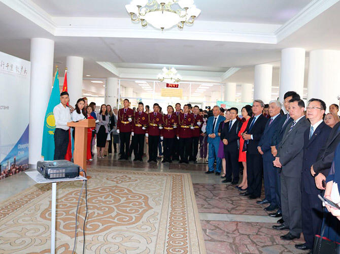 В Алматы в рамках Дня культуры Китая открылась фотовыставка "Знакомство с Чунцином-2018"