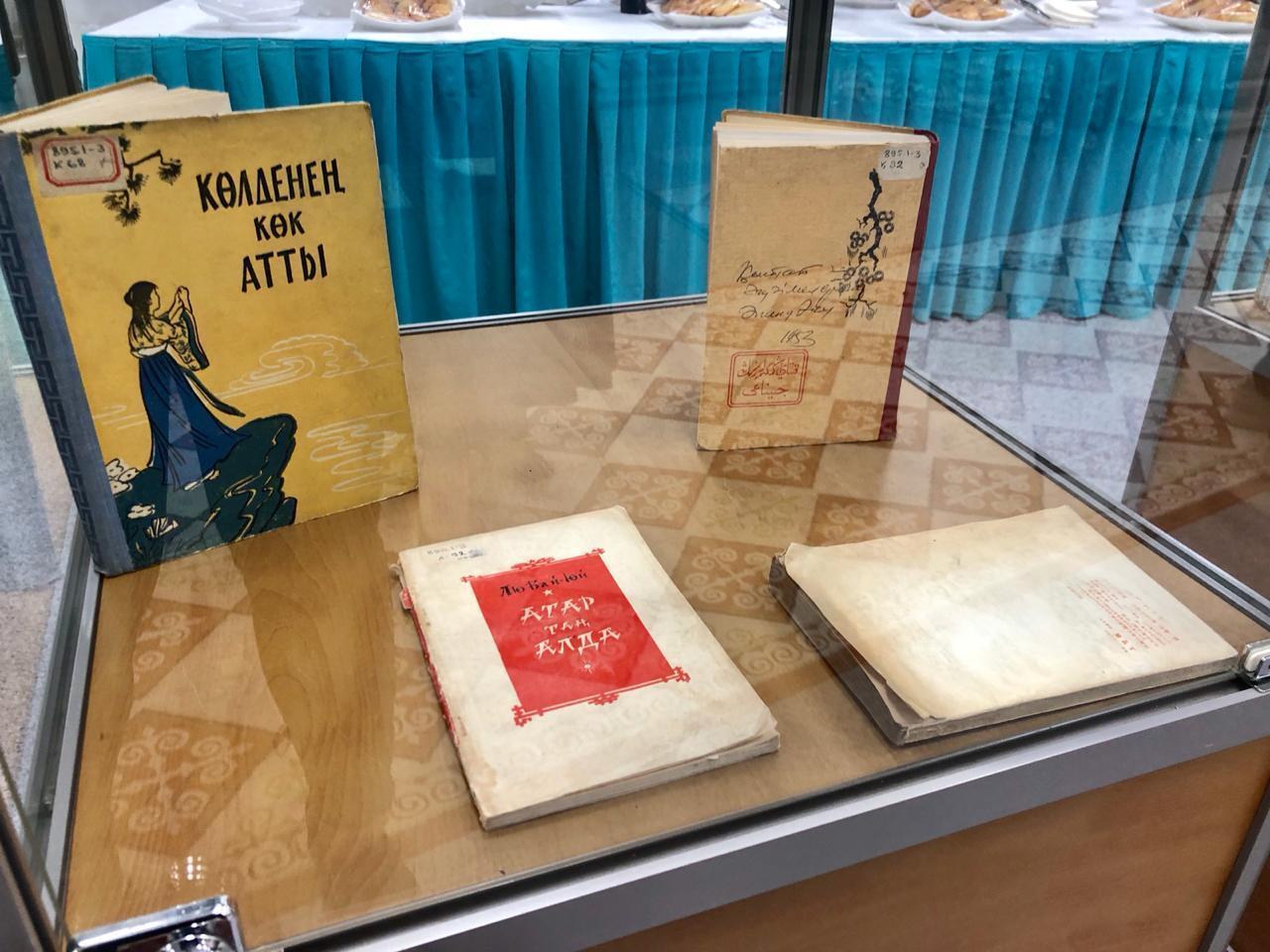 В Алматы презентовали романы китайских авторов на казахском языке 