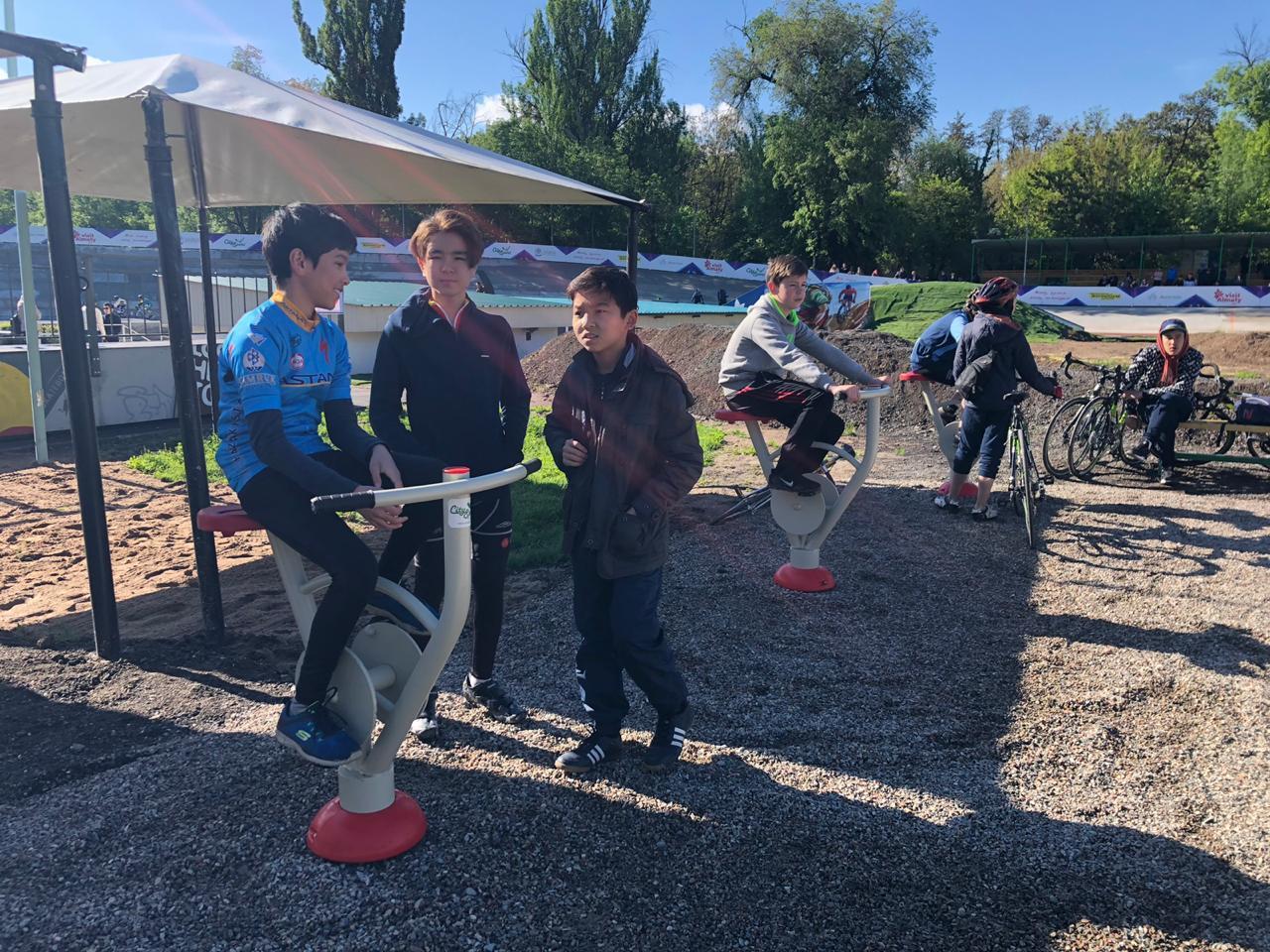 В Алматы открылся обновлённый велотрек