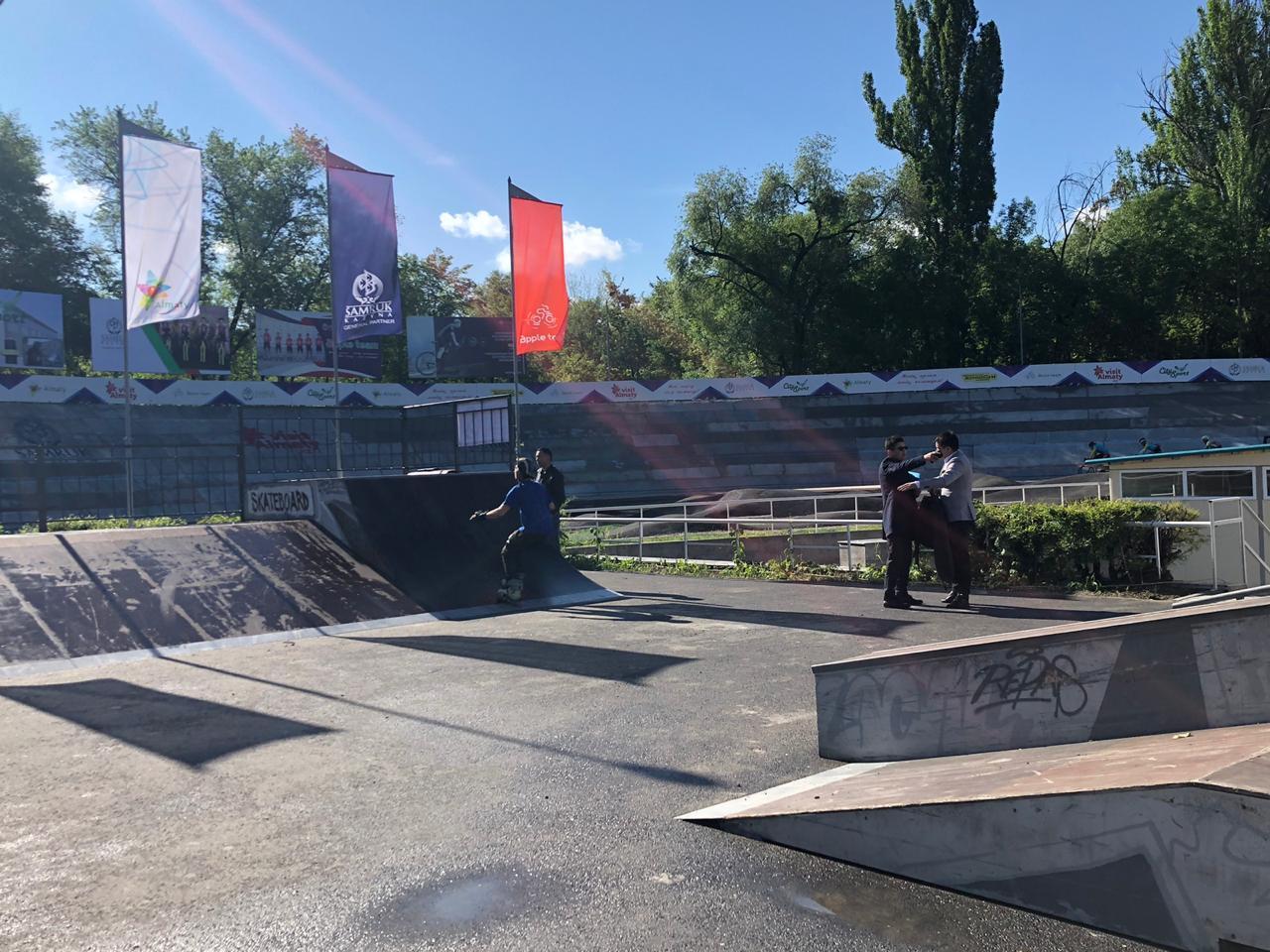 В Алматы открылся обновлённый велотрек