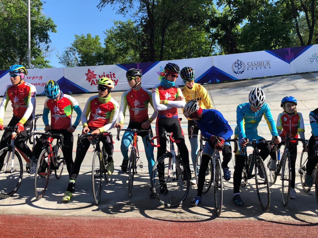 В Алматы открылся обновлённый велотрек