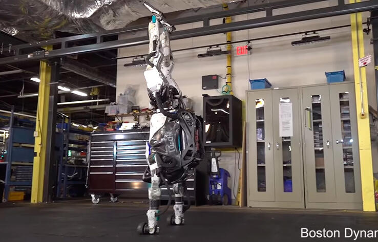 Андроид Atlas превратился в ловкого гимнаста