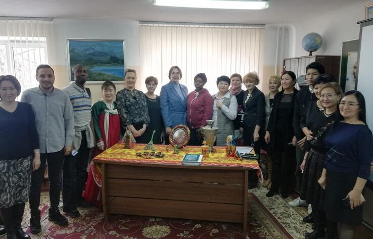 Круглый стол в Алматы