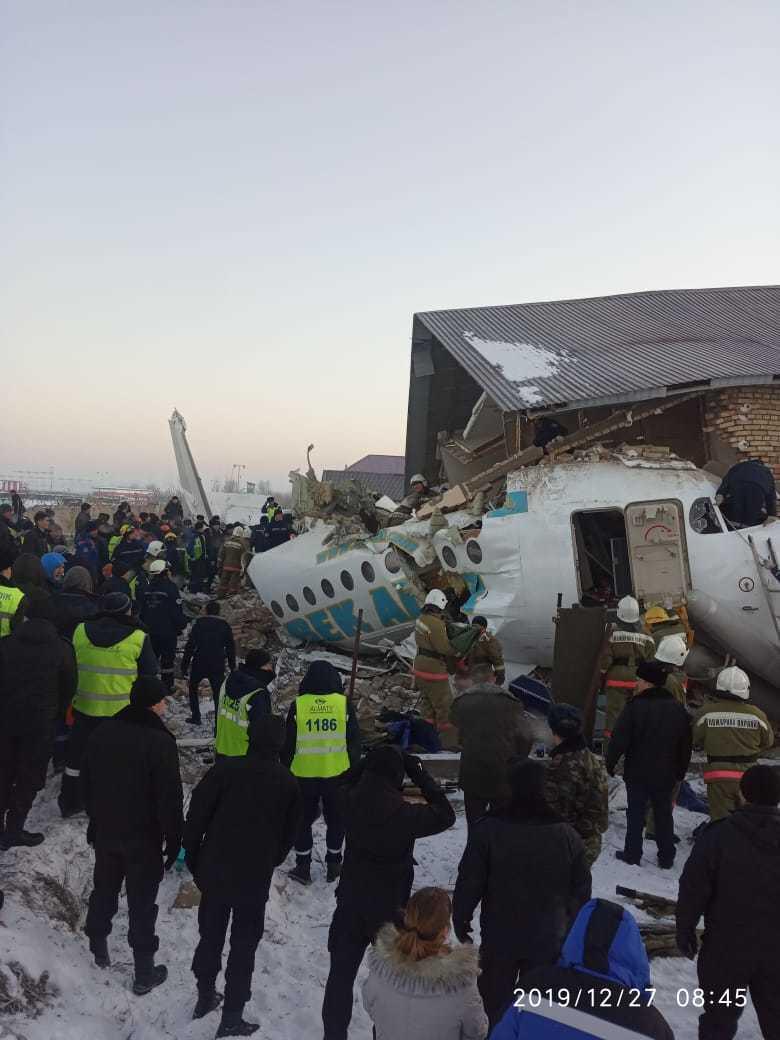 Фоторепортаж с места падения самолета под Алматы. Фото: МИИР РК