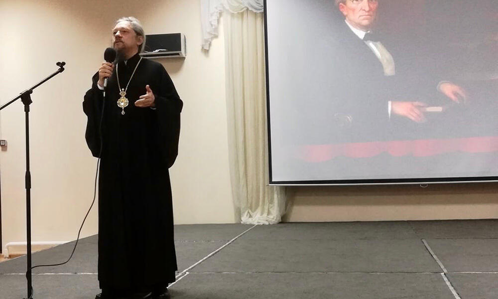 Литературный вечер, посвящённый творчеству Фёдора Ивановича Тютчева. Фото: Выступление Владыки Геннадия