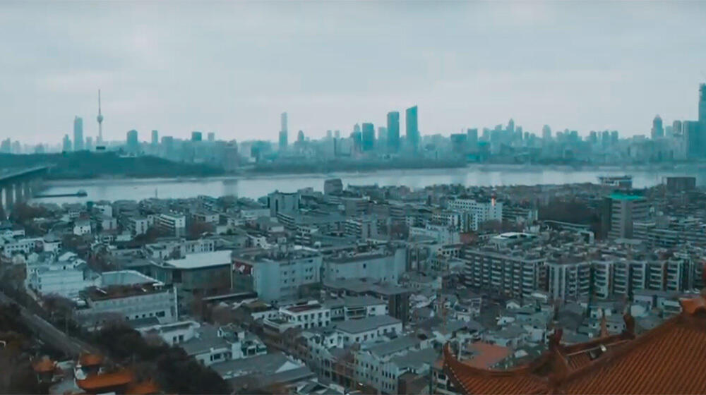 Как было введено и работало чрезвычайное положение в Ухане