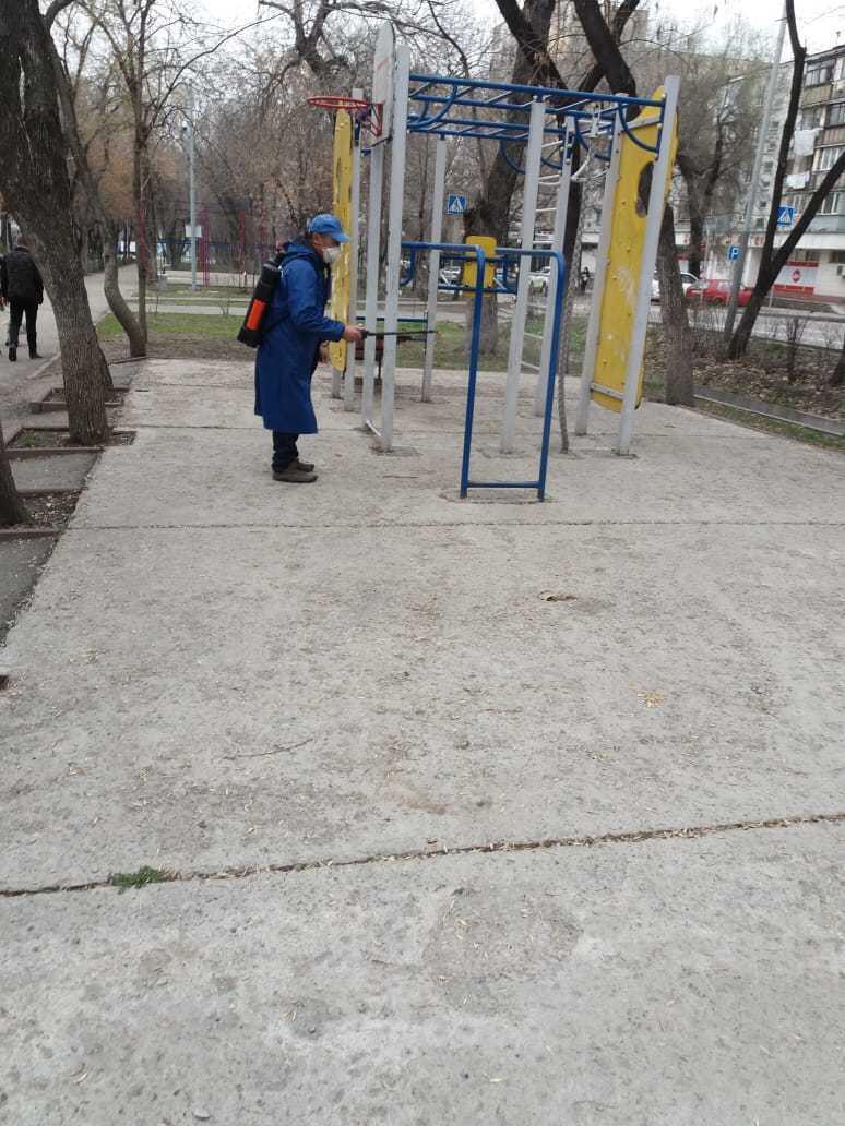 В Алматы проходит дезинфекция 