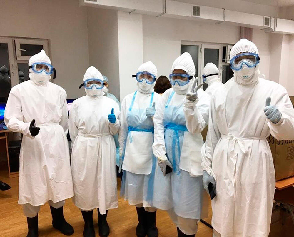 Дань уважения ангелам в белых халатах