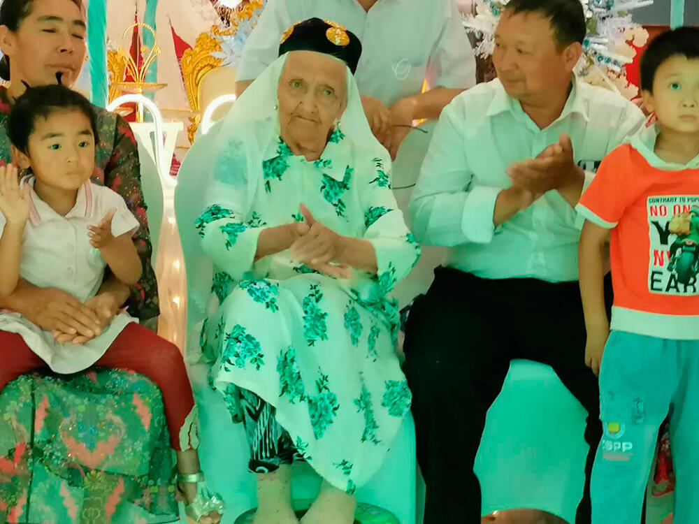 В Китае долгожительница отпраздновала свой 134 день рождения 