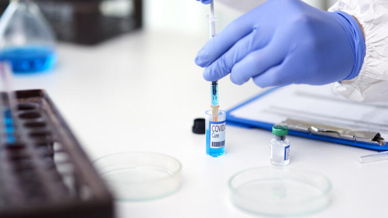 Анатолий Альтштейн: вакцина от коронавируса доказывает свою эффективность