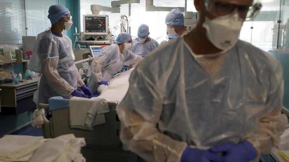 Три месяца колебаний и беспечности, которые позволили эпидемии Covid-19 возобновиться