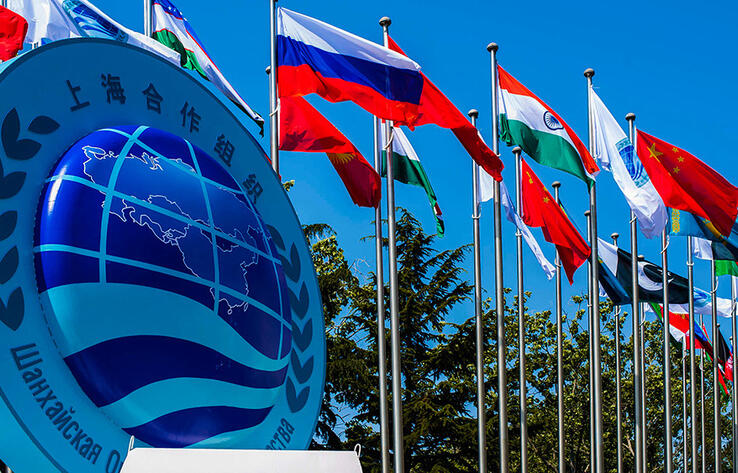 Твердо придерживаться мультилатерализма и совместно противостоять глобальным вызовам