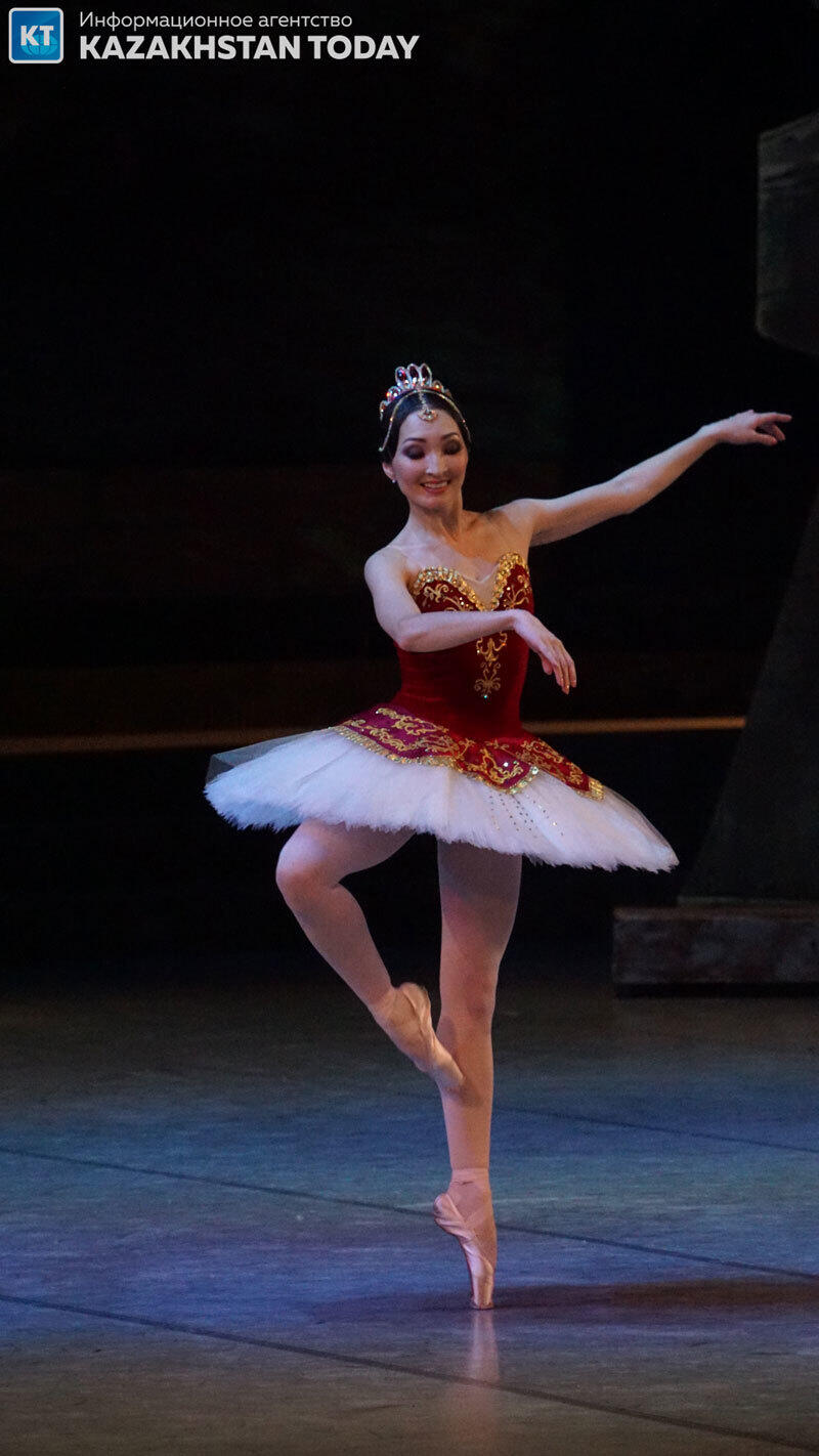 В ГАТОБ имени Абая в Алматы состоялась триумфальная премьера балета "Корсар". Фото: Эрик Куватов