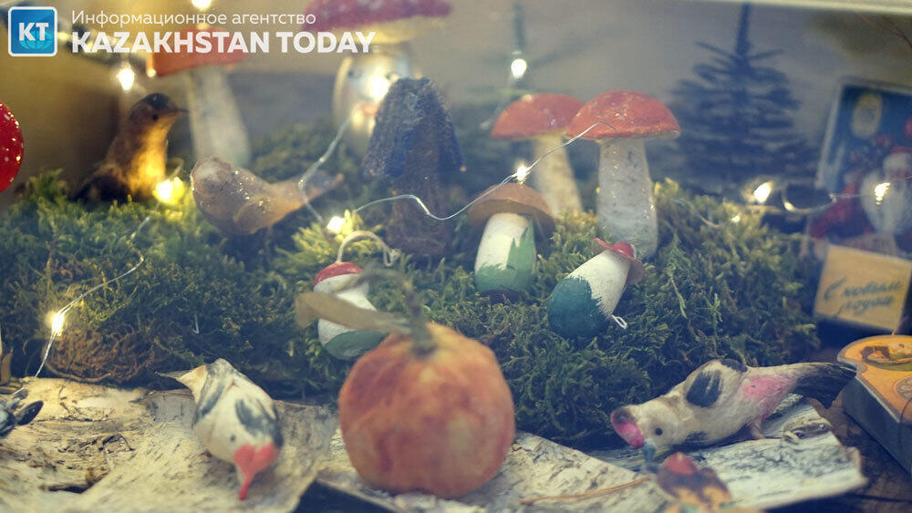 Алмаатинская выставка елочных игрушек из семейной коллекции. Фото: Эрик Куватов