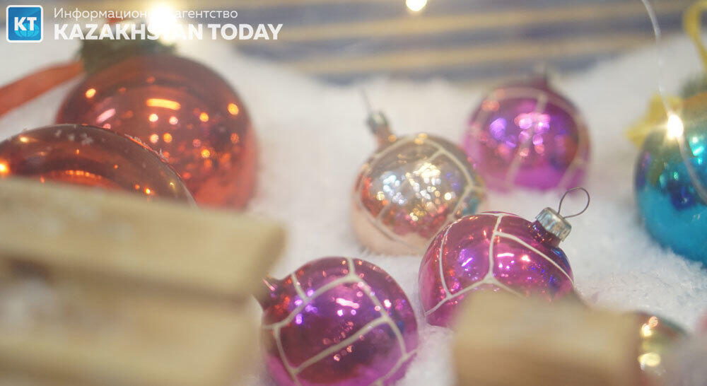 Алмаатинская выставка елочных игрушек из семейной коллекции. Фото: Эрик Куватов