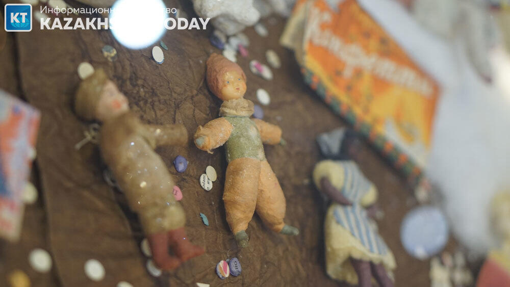 Алмаатинская выставка елочных игрушек из семейной коллекции. Фото: Эрик Куватов