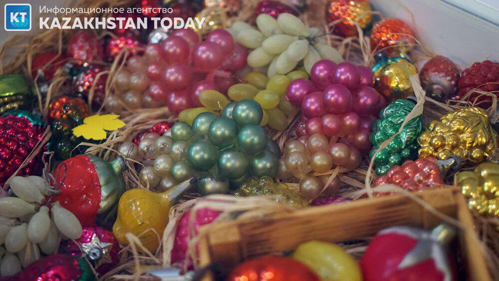 Алмаатинская выставка елочных игрушек из семейной коллекции. Фото: Эрик Куватов