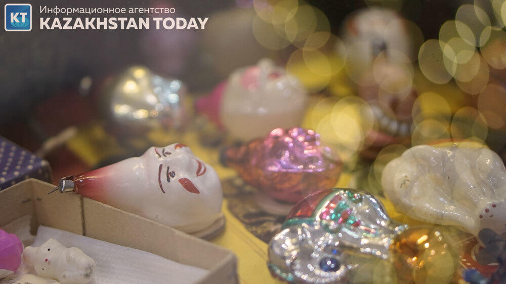 Алмаатинская выставка елочных игрушек из семейной коллекции. Фото: Эрик Куватов