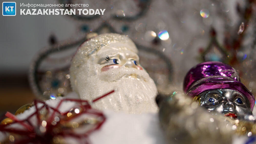 Алмаатинская выставка елочных игрушек из семейной коллекции. Фото: Эрик Куватов