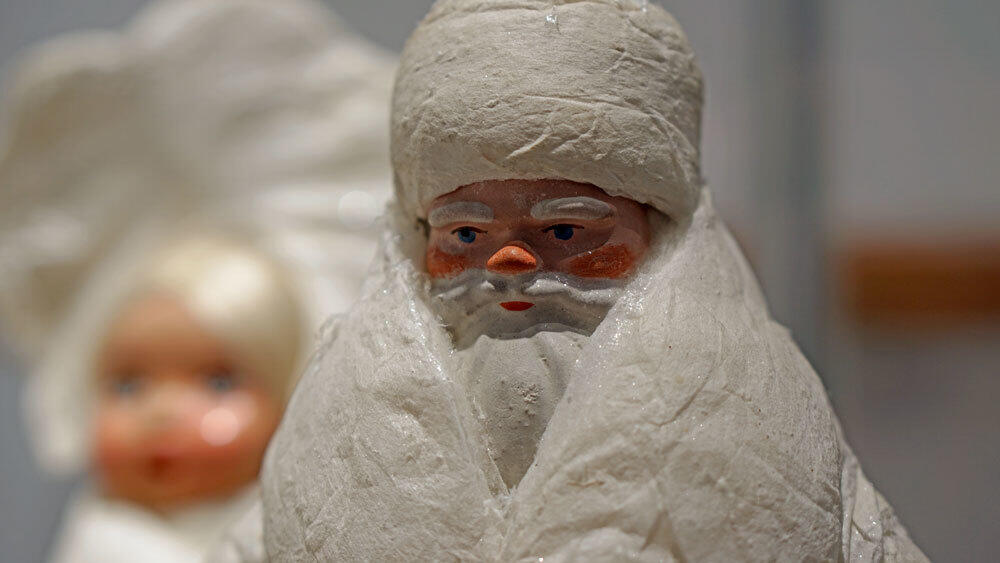 Алмаатинская выставка елочных игрушек из семейной коллекции. Фото: Эрик Куватов