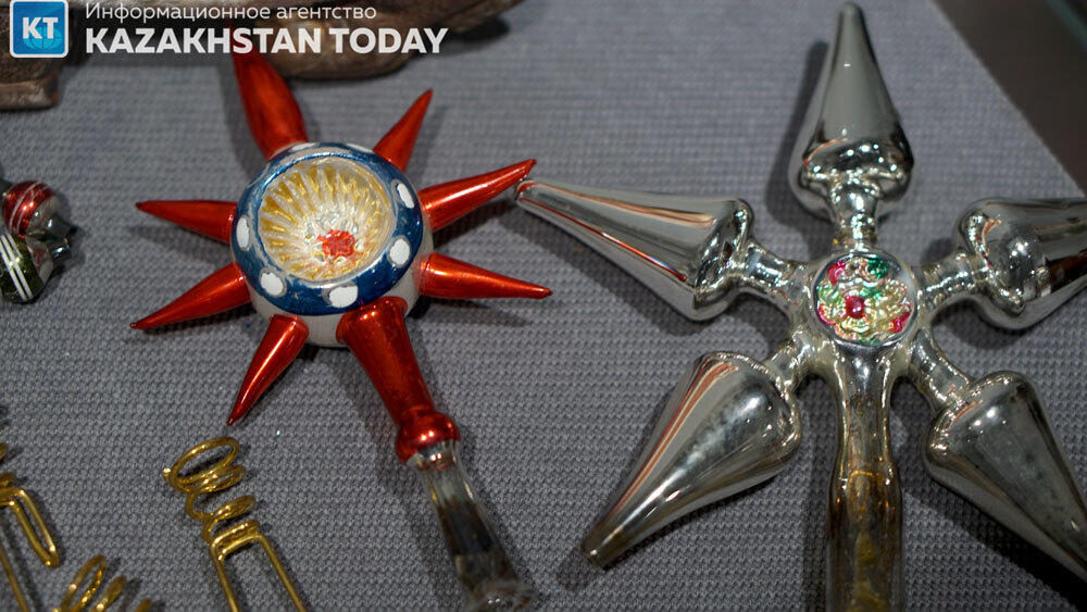 Алмаатинская выставка елочных игрушек из семейной коллекции. Фото: Эрик Куватов