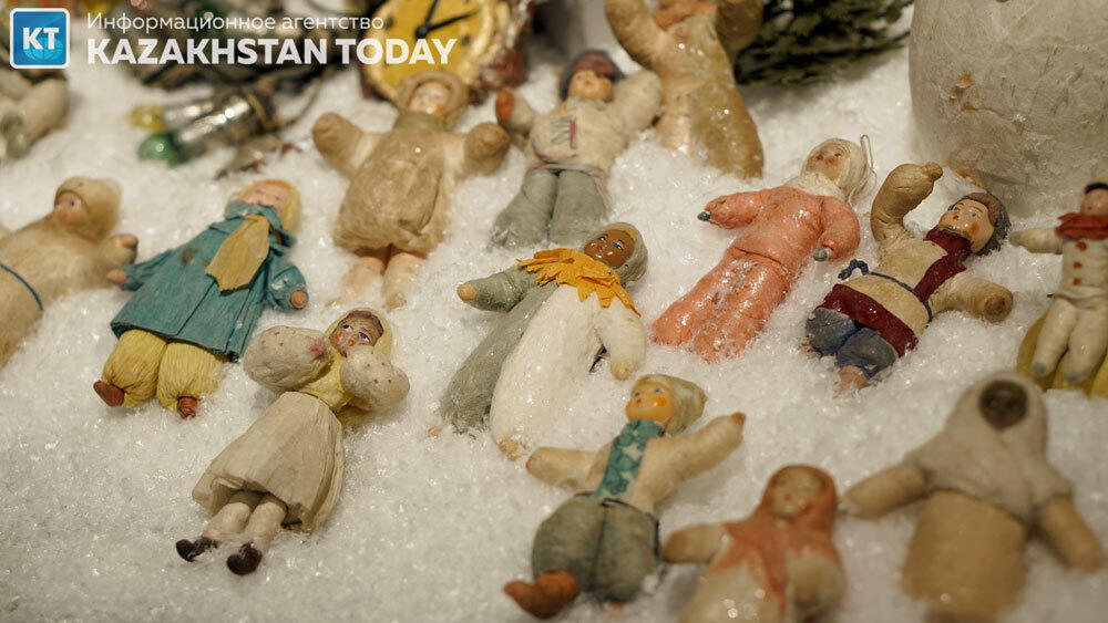 Алмаатинская выставка елочных игрушек из семейной коллекции. Фото: Эрик Куватов