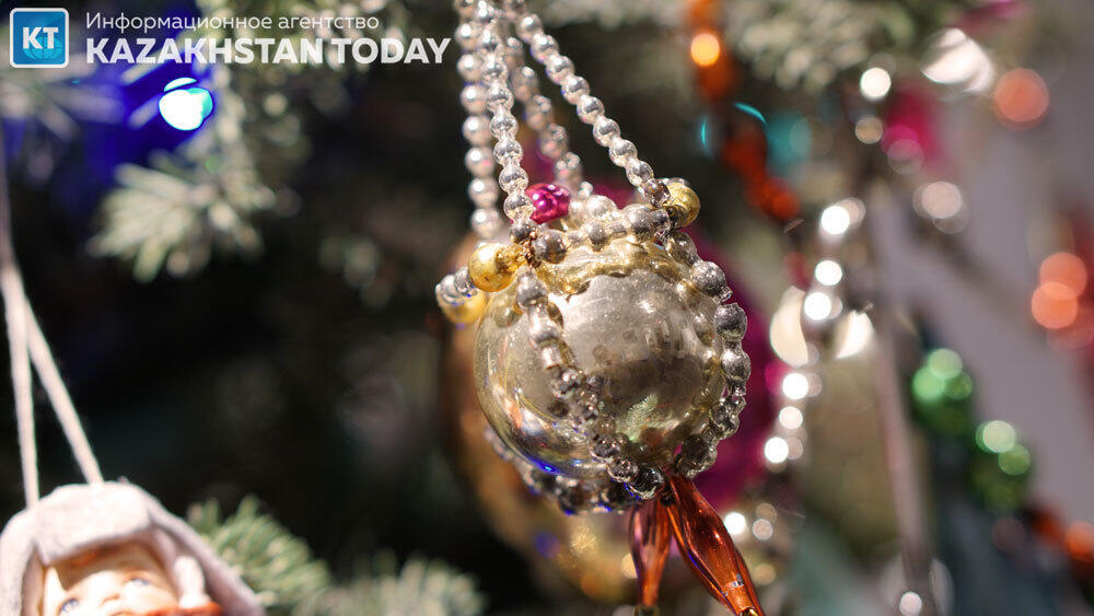 Алмаатинская выставка елочных игрушек из семейной коллекции. Фото: Эрик Куватов