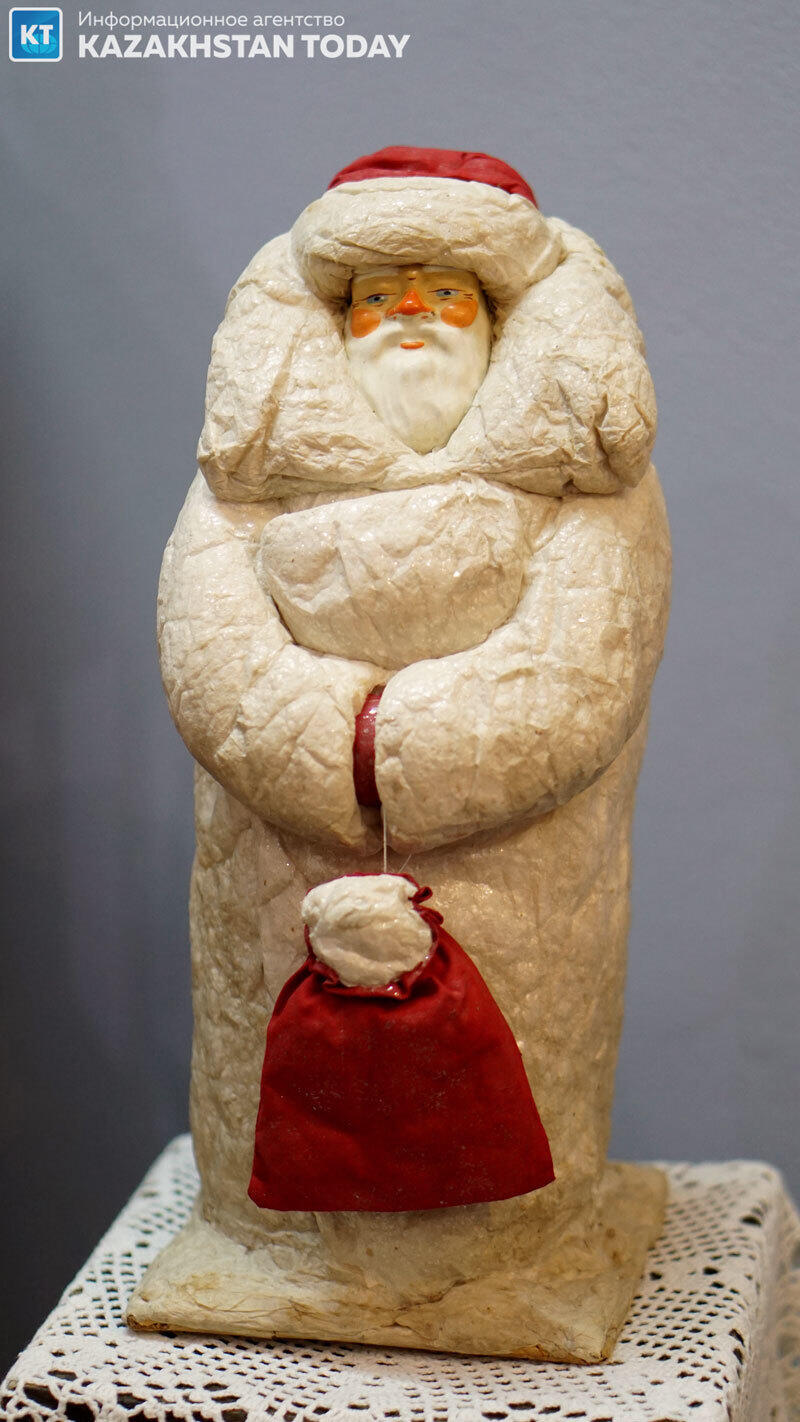 Алмаатинская выставка елочных игрушек из семейной коллекции. Фото: Эрик Куватов