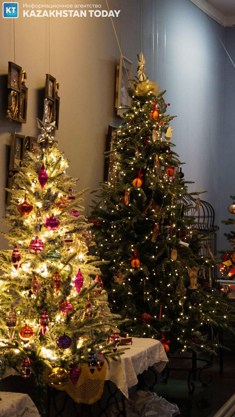 Алмаатинская выставка елочных игрушек из семейной коллекции. Фото: Эрик Куватов
