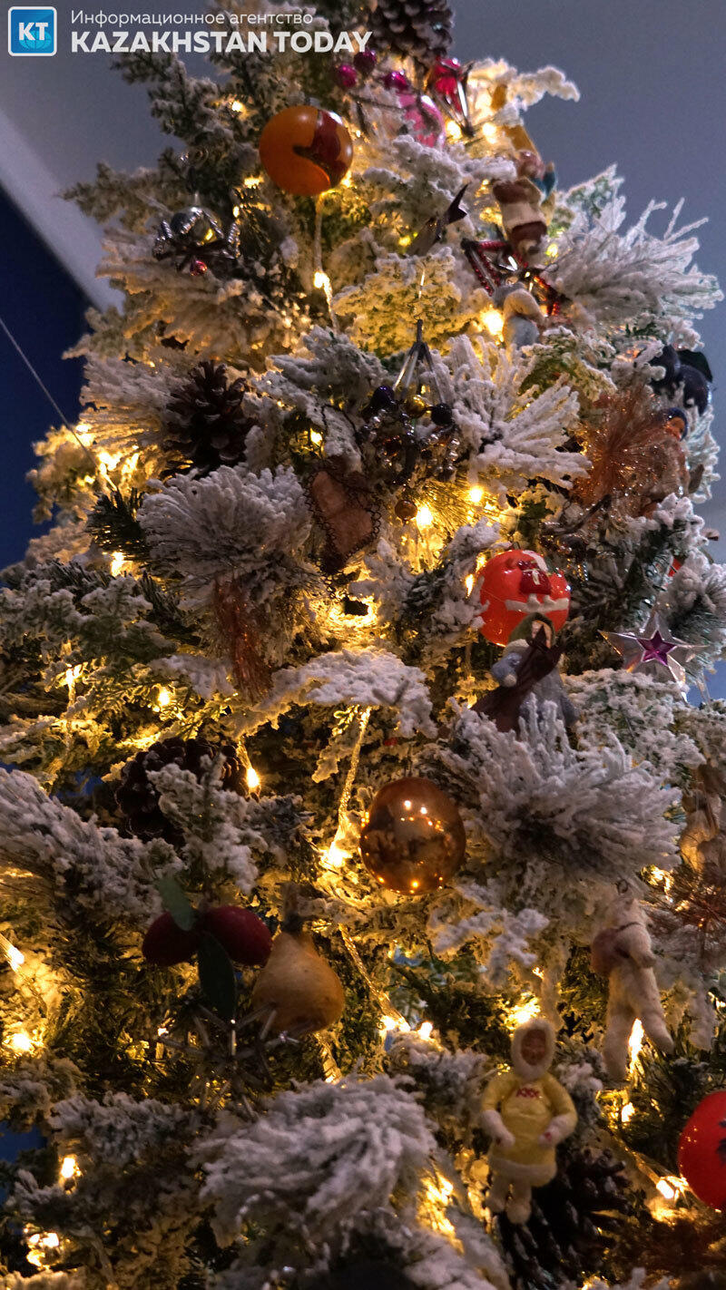 Алмаатинская выставка елочных игрушек из семейной коллекции. Фото: Эрик Куватов