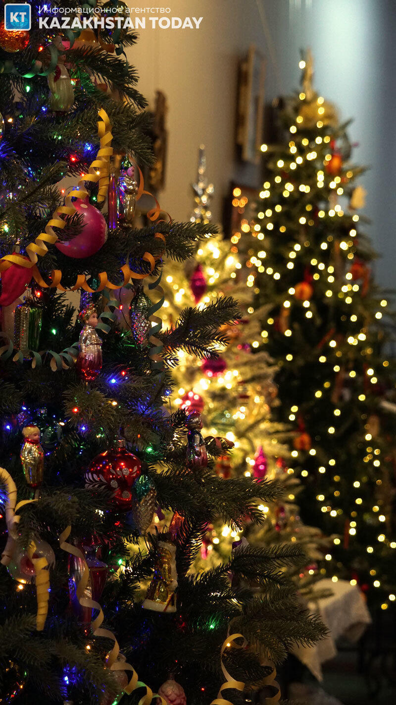 Алмаатинская выставка елочных игрушек из семейной коллекции. Фото: Эрик Куватов