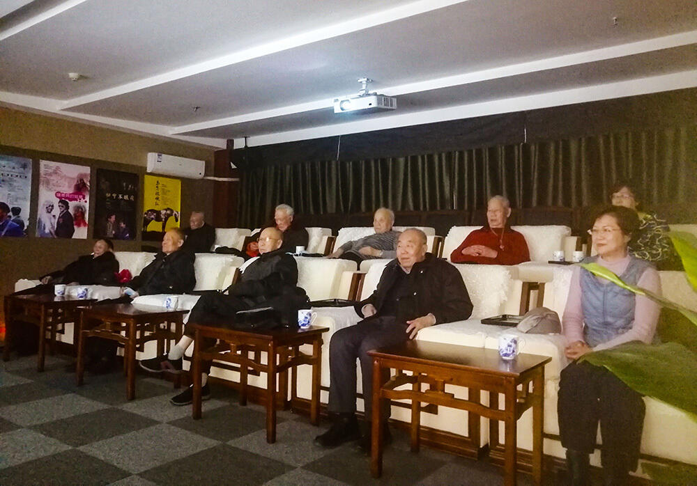 Фильм "Красавица из Кашгара" вызвал теплые чувства у двух поколений людей, оказавших некогда помощь Синьцзяну