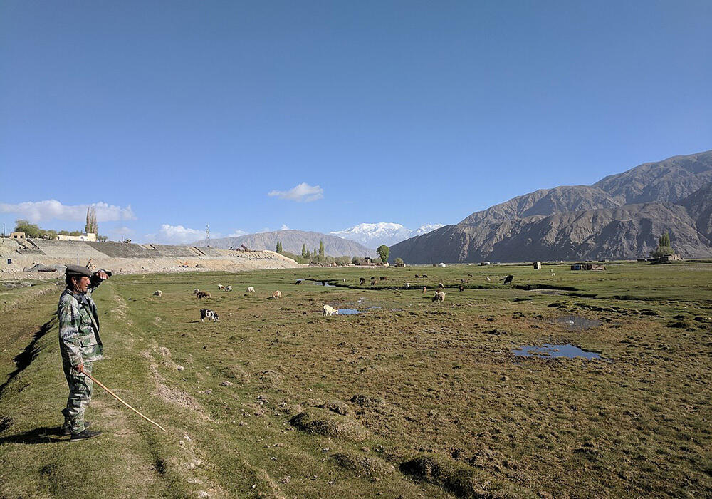 В Ташкурган-Таджикском автономном округе СУАР реализован проект "Тадикуль", более 1400 фермеров и пастухов из пяти волостей переселены в новые дома