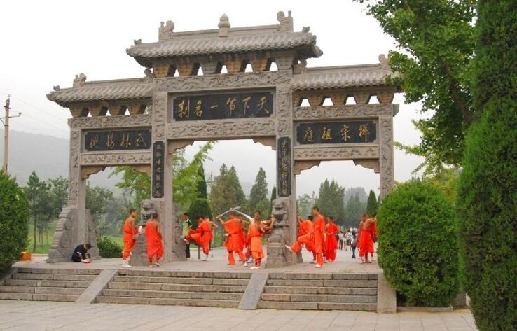 Монастырь Шаолинь совместно с Хэнаньским университетом будет готовить иностранных специалистов по ушу