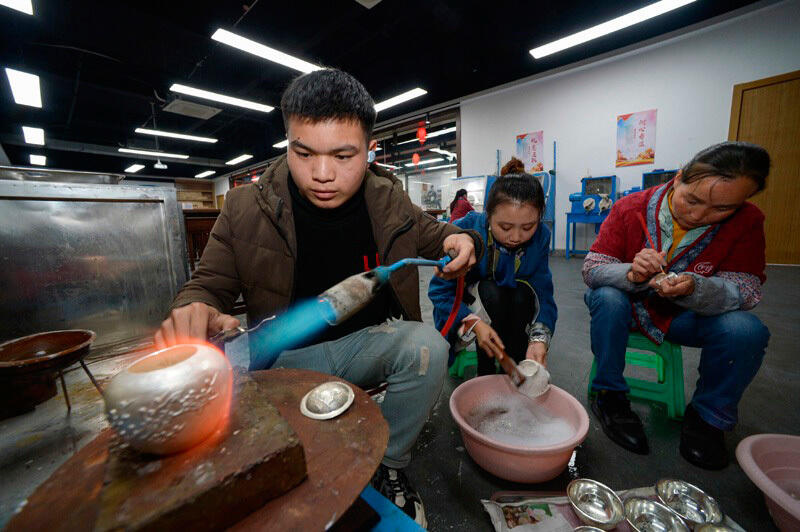 В китайской провинции Гуйчжоу национальная задача страны по ликвидации бедности выполнена
