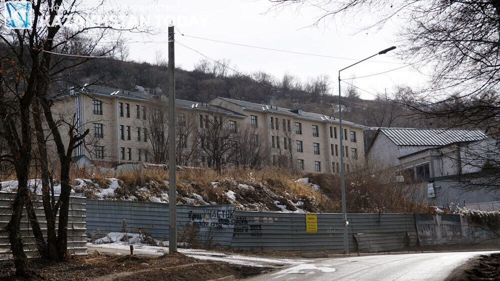 Экология Ремизовского ущелья в предгорьях Алматы уничтожается тотальной застройкой . Фото: Эрик Куватов