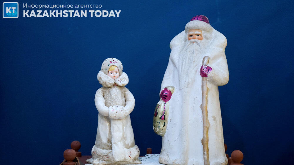 Almaty exhibition of Christmas tree decorations. Images | Photo: Eric Kuvatov