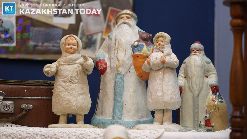 Almaty exhibition of Christmas tree decorations. Images | Photo: Eric Kuvatov