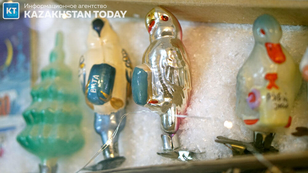 Almaty exhibition of Christmas tree decorations. Images | Photo: Eric Kuvatov