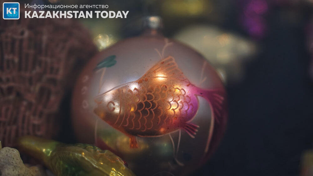 Almaty exhibition of Christmas tree decorations. Images | Photo: Eric Kuvatov