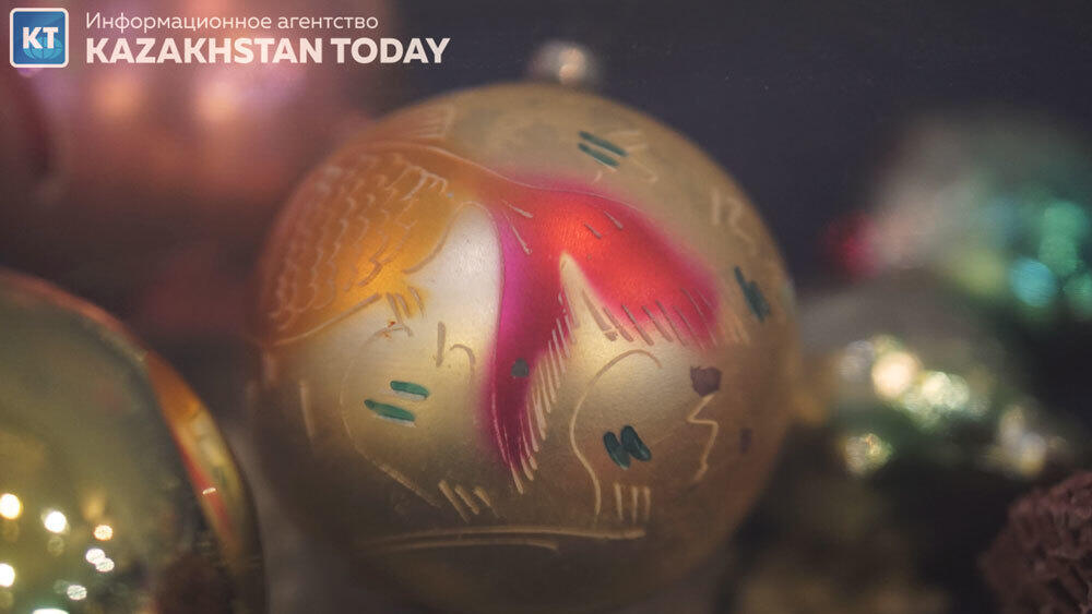 Almaty exhibition of Christmas tree decorations. Images | Photo: Eric Kuvatov