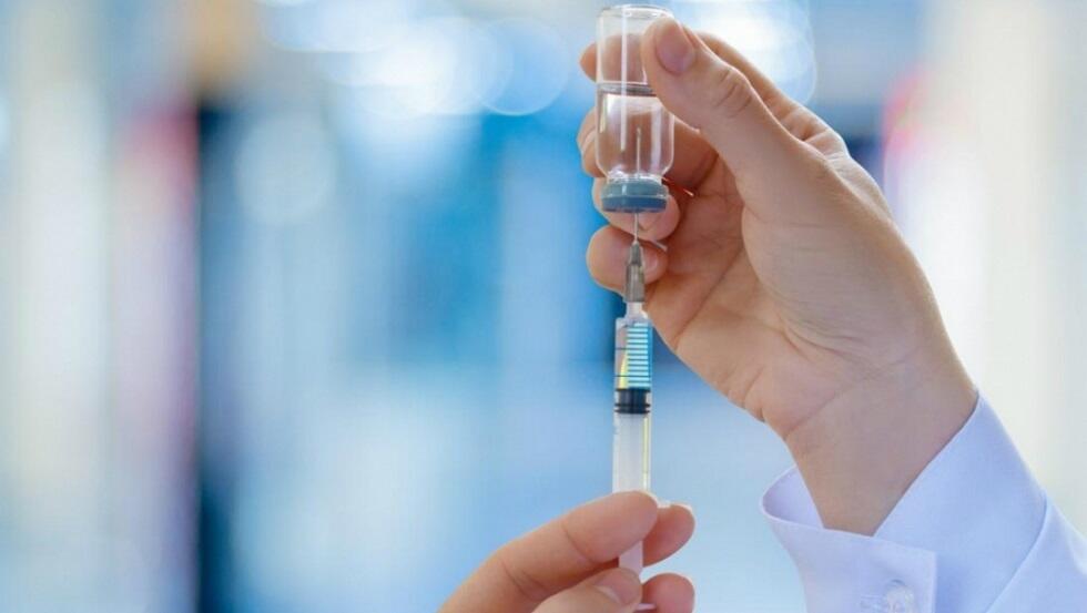 Пандемию побеждают тотальной вакцинацией