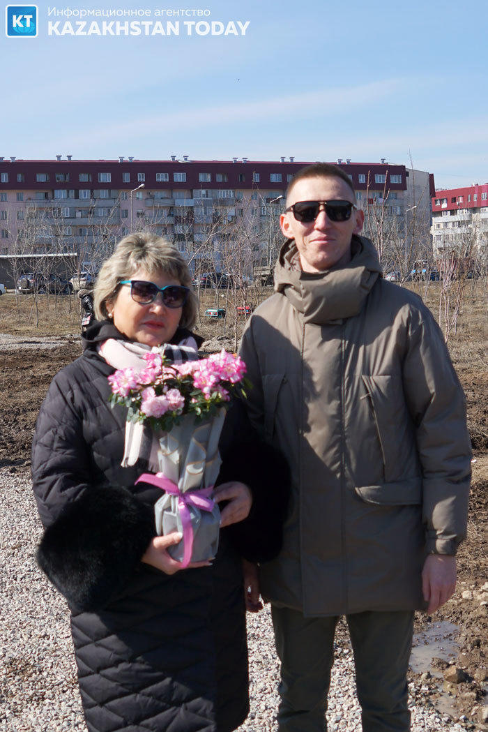 Planting trees to celebrate International Women's Day. Images | Фото: Эрик Куватов
