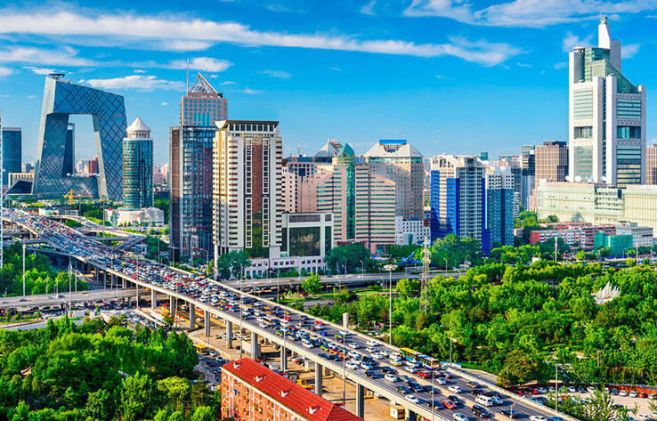 СИНЬЦЗЯН СЕГОДНЯ "Охрана прав на труд и занятость в Синьцзяне". VIII. Труд и занятость - дорога в лучшую жизнь