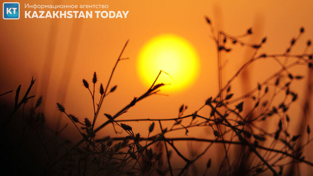 Закаты в предгорьях Алматы. Фото: Эрик Куватов