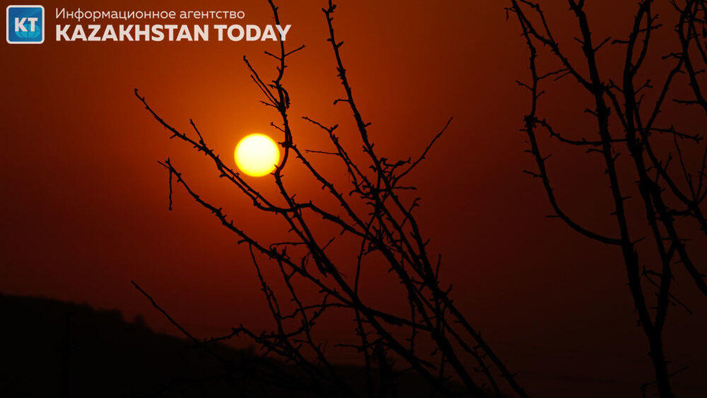 Закаты в предгорьях Алматы. Фото: Эрик Куватов