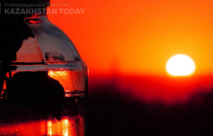 Алматы тау бөктеріндегі күн батуы