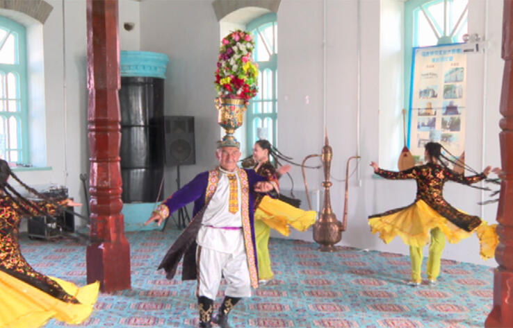 СИНЬЦЗЯН СЕГОДНЯ. Танец "Самовар" - нематериальное культурное наследие в Синьцзяне