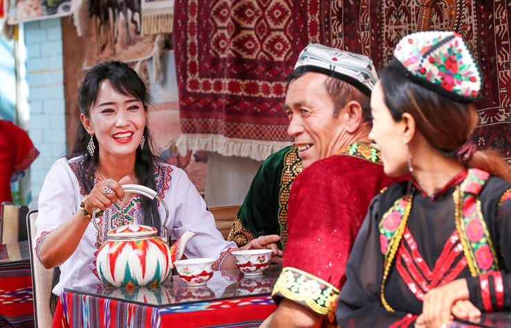 СИНЬЦЗЯН СЕГОДНЯ. В Кашгаре местная жительница основала туристический проект в собственном доме для приема китайских и иностранных туристов